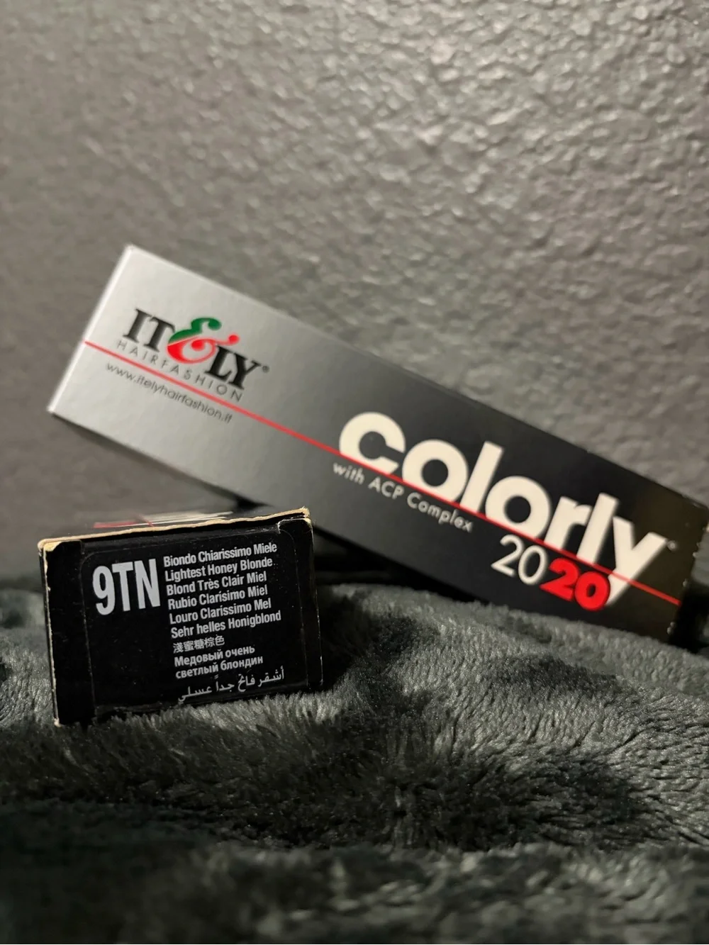 Colorly 20/20 9TN Lightest Honey Blonde Hair Color